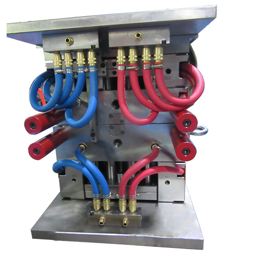 Accelerating ejection mechanism mold
